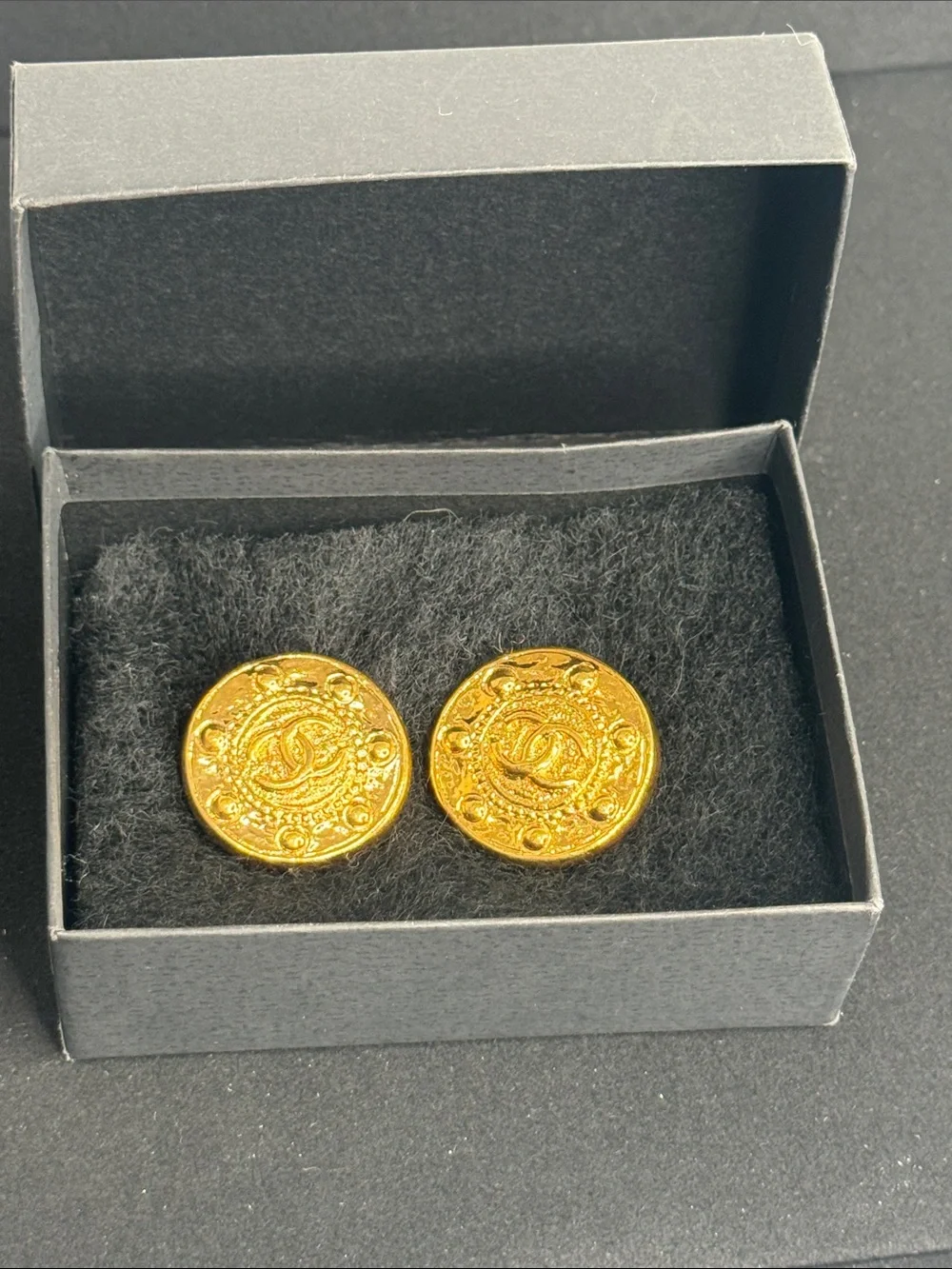 Vintage Chanel 1994 Baroque CC Logo Clip-On Earrings Gold Tone Ornate Medallion - Picture 9 of 10